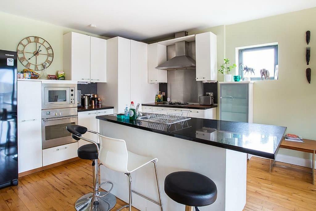 Spacious Belfast City Centre Duplex Apartment Εξωτερικό φωτογραφία